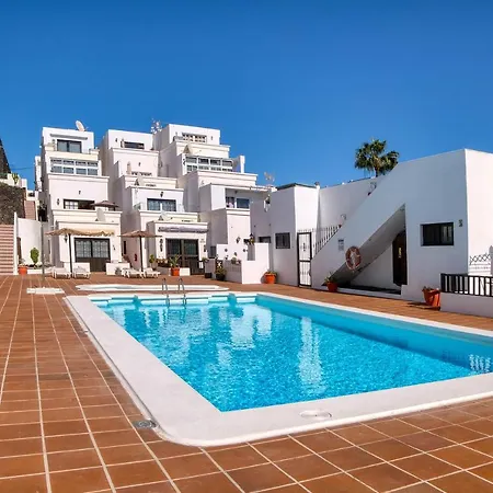 Sea Waves Lanzarote 500m From Playa Grande Big Terrace And Pool