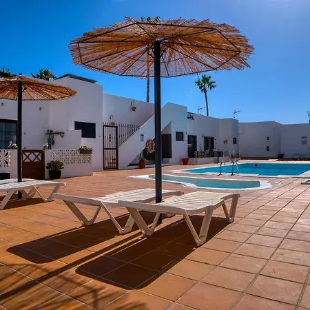 Sea Waves Lanzarote- 500m From Playa Grande, Pool And Terrace By Lanzarote Tatil Evi