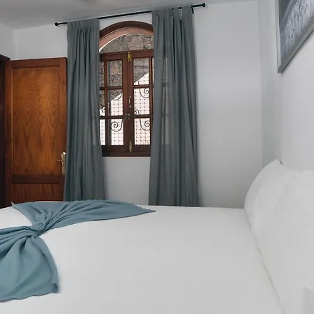 Vakantiehuis Sea Waves Lanzarote- 500M From Playa Grande, Pool And Terrace By Lanzarote Vacation Homes Puerto del Carmen (Lanzarote)